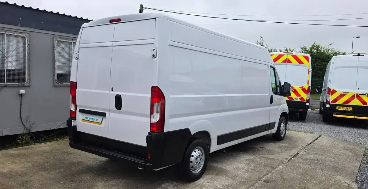 Used Citroën Relay 140 HP (102 kW) 2022 White Van