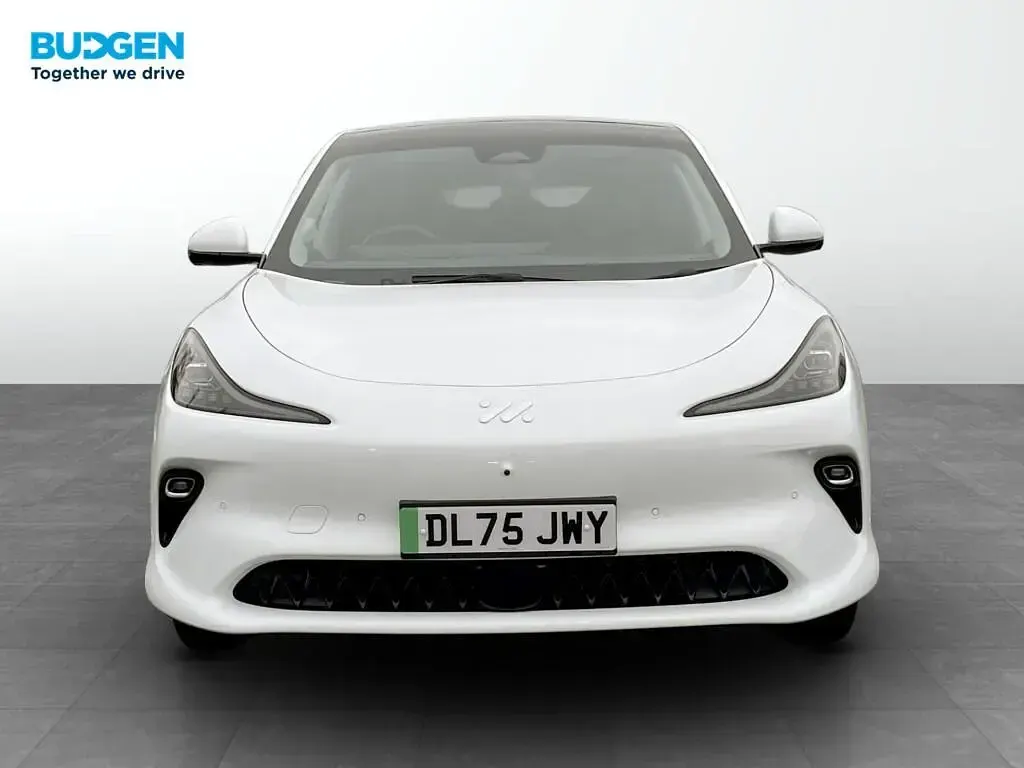 Used MG IM6 553 kW (752 HP) 2026 White SUV
