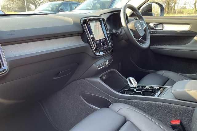 Used Volvo XC40 Ultra 194 HP (142 kW) 2025 Silver SUV