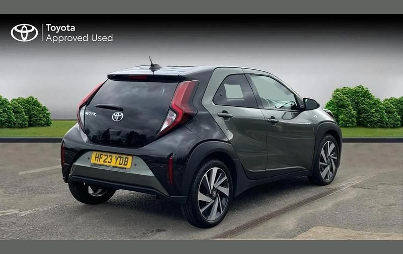 Used Toyota Aygo X 72 HP (52 kW) 2023 Green SUV