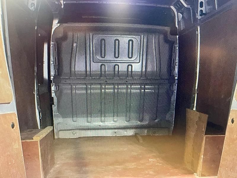 Used Peugeot Boxer 130 HP (95 kW) 2018 Silver Van