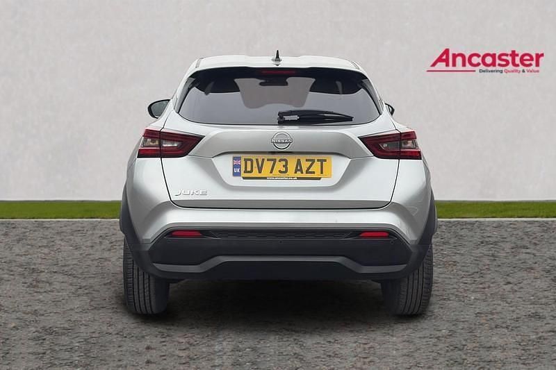 Used Nissan Juke N-Connecta 112 HP (82 kW) 2024 Silver SUV