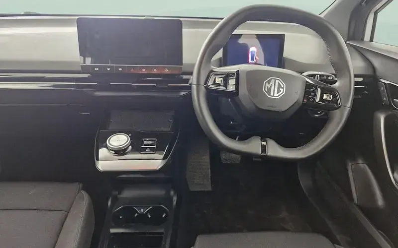 Begagnad MG MG4 EV SE 150 kW (204 HK) 2024 Halvkombi