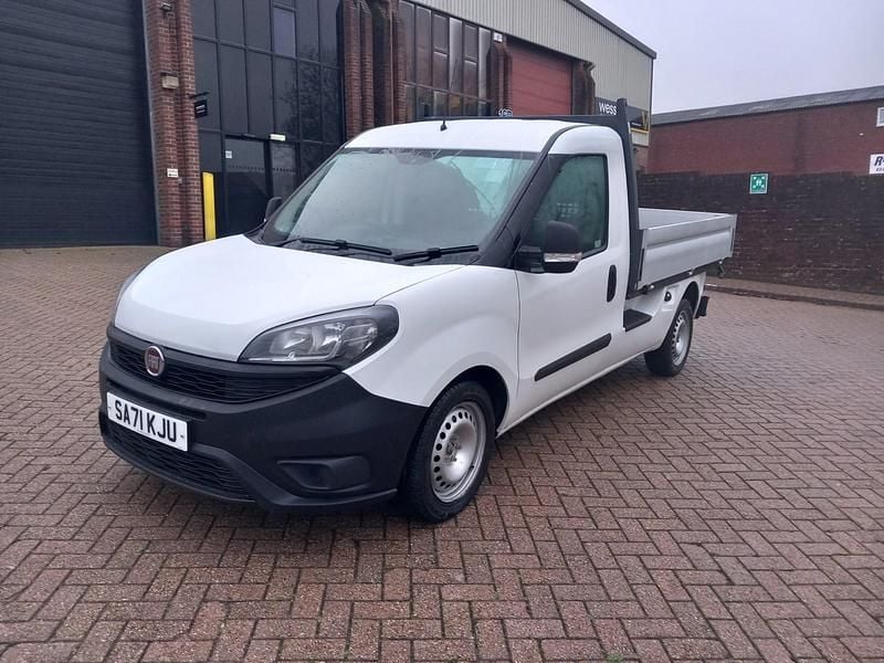 Used Fiat Doblò S 105 HP (77 kW) 2021 White MPV