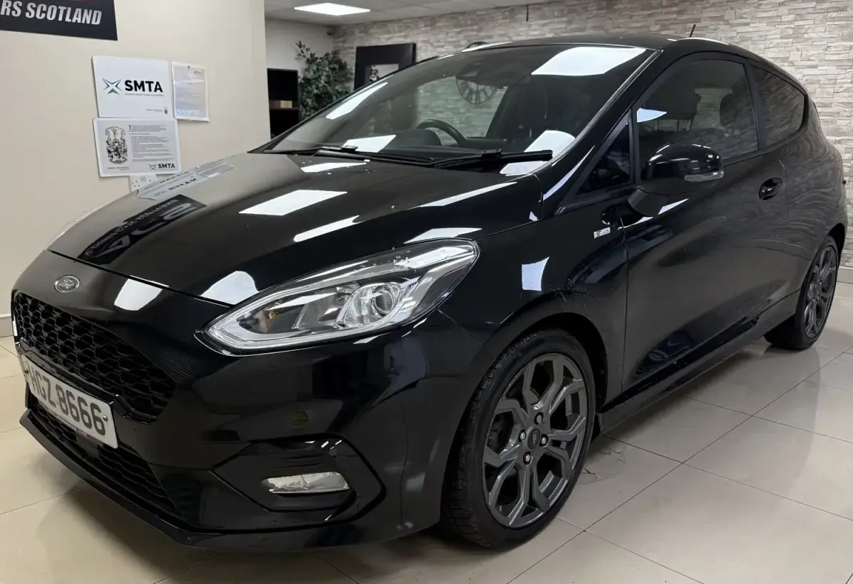 Usado Ford Fiesta ST-Line 125 CV (91 kW) 2017 Negro Utilitario
