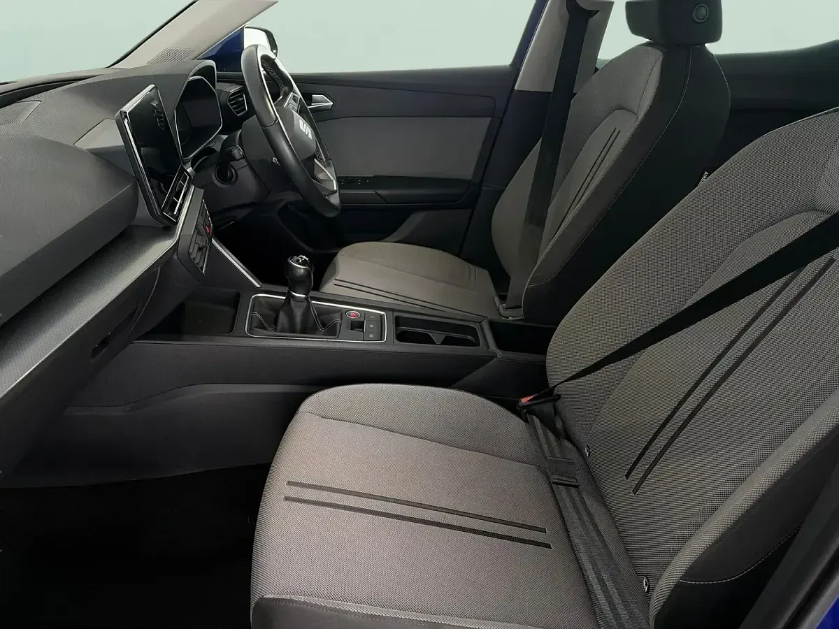 Used Seat Leon SE Dynamic 110 HP (80 kW) 2021 Blue Hatchback