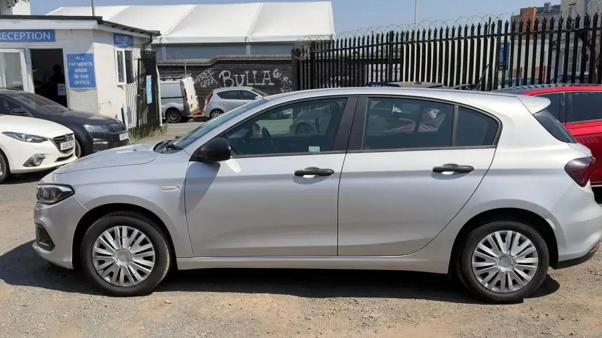 Used Fiat Tipo 100 HP (73 kW) 2021 Silver Hatchback