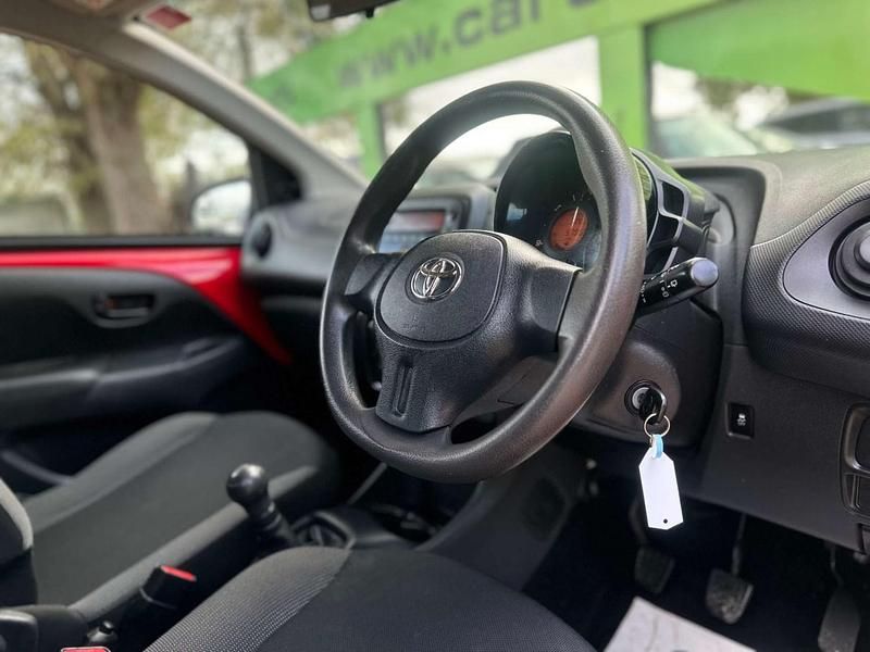 Used Toyota Aygo 72 HP (52 kW) 2019 Red Hatchback