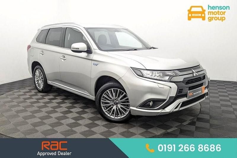 Silver Used 2020 Mitsubishi Outlander P-HEV Estate | £13,999 (Fair price) - Image 1/3