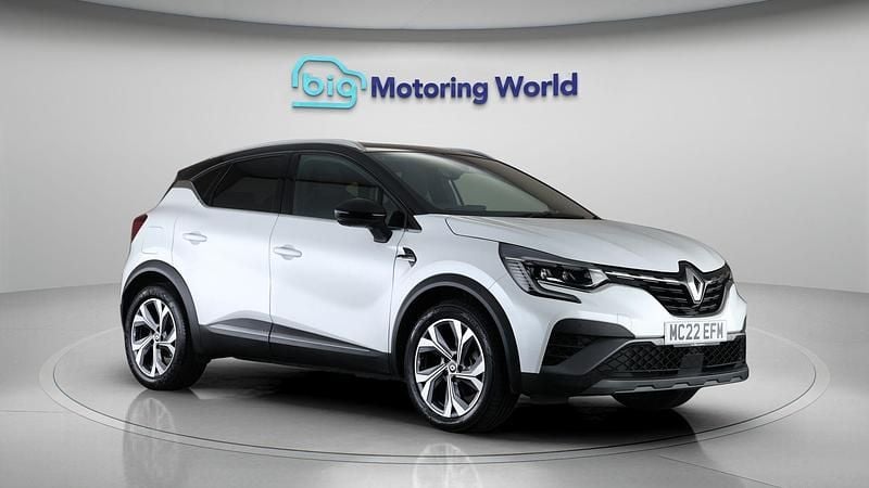 Used Renault Captur RS Line 141 HP (103 kW) 2022 White/black SUV