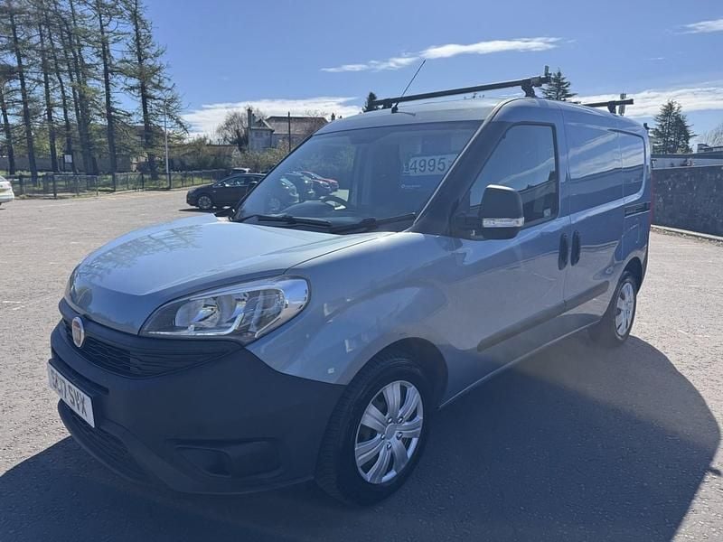 Used Fiat Doblò 95 HP (69 kW) 2017 Blue MPV
