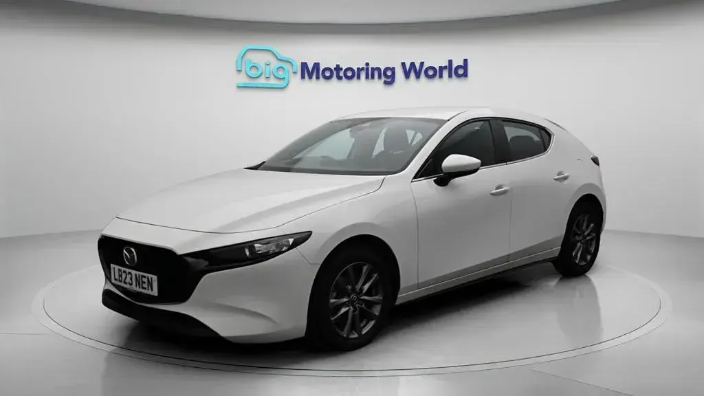 Used Mazda 3 122 HP (89 kW) 2022 White Hatchback