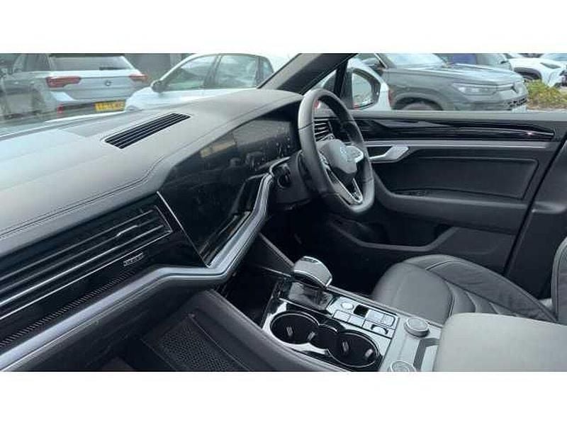 Used VW Touareg Black Edition 286 HP (210 kW) 2025 Oyster silver metallic SUV