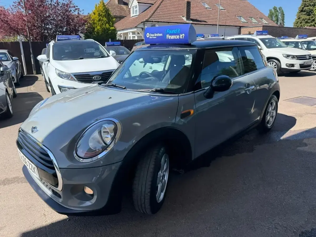 Używany Mini Cooper Hatch 2016 Szary Hatchback