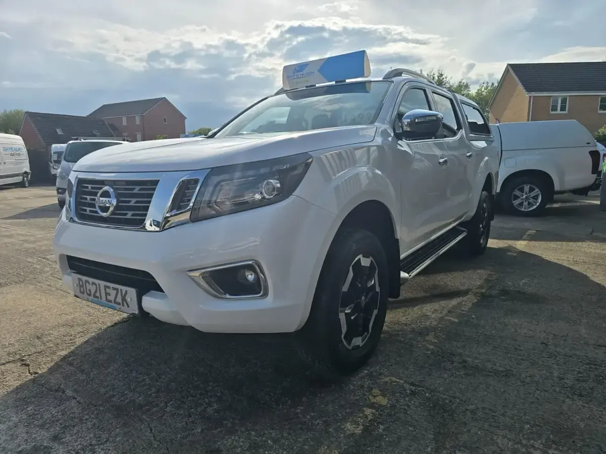 Używany Nissan Navara Tekna 2021 Biały Pickup