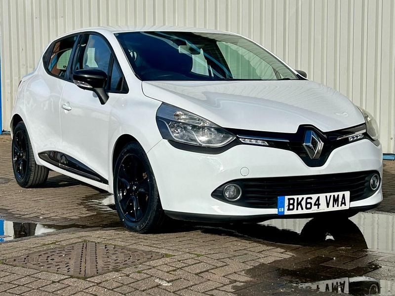Used Renault Clio IV Dynamique 90 HP (66 kW) 2014 White Hatchback