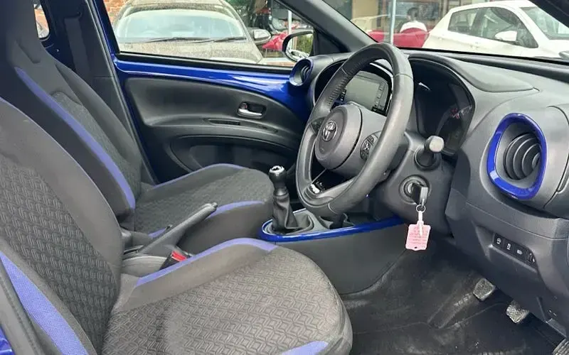 Used Toyota Aygo X 72 HP (52 kW) 2023 Blue SUV