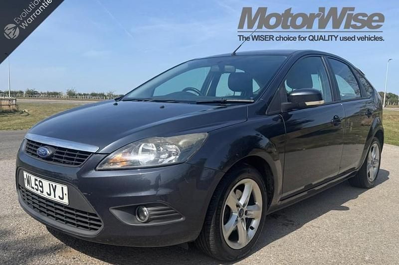 Grey Used 2009 Ford Focus Zetec Hatchback | £1,495 (Fair price) - Image 1/1