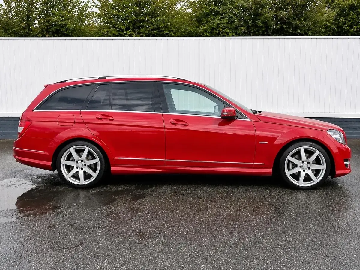 Used Mercedes C250 Sport Edition 200 HP (147 kW) 2011 Red Estate