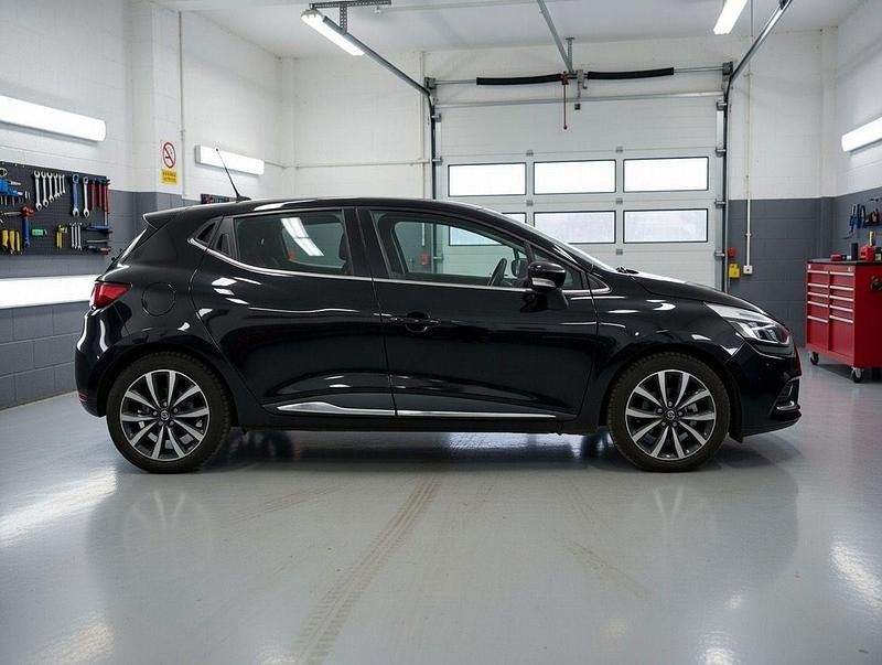Used Renault Clio IV Dynamique 2016 Black Hatchback