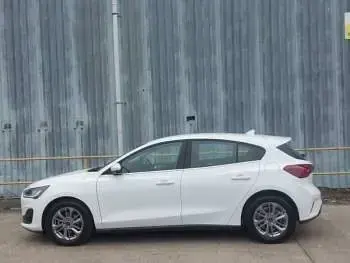 Used Ford Focus Titanium 155 HP (114 kW) 2023 White Hatchback