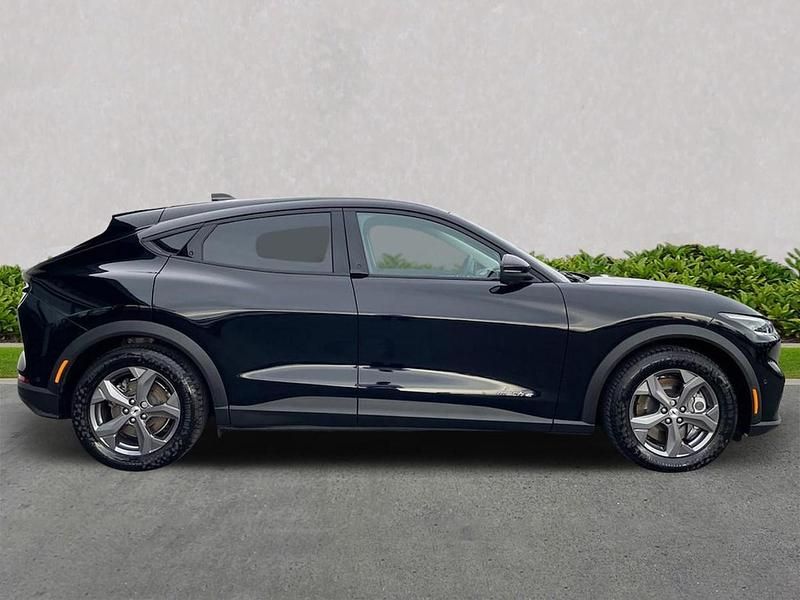 Used Ford Mustang Select 269 HP (197 kW) 2024 Black Hatchback