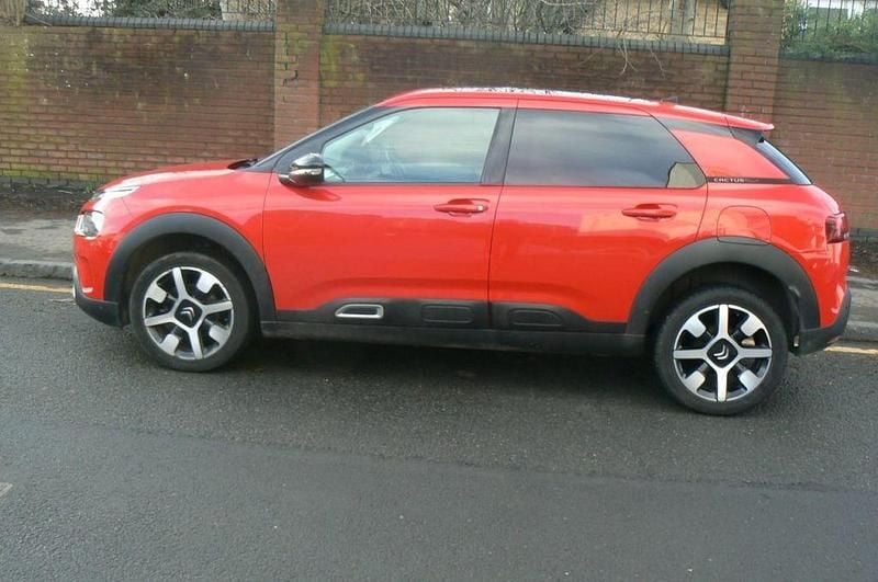Used Citroën C4 Cactus Flair 110 HP (80 kW) 2019 Red Hatchback