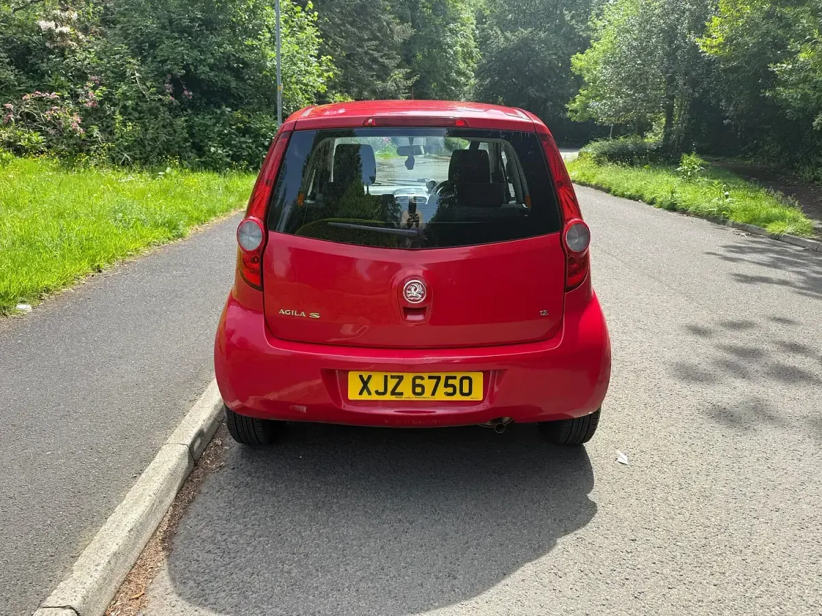 Used Vauxhall Agila S 94 HP (69 kW) 2011 Red MPV