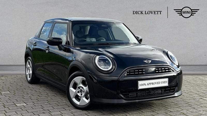 Used Mini Cooper Hatch 113 kW (154 HP) 2025 Black Hatchback