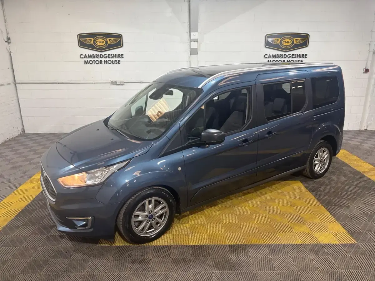 Used Ford Grand Tourneo Connect Titanium 120 HP (88 kW) 2019 Blue MPV