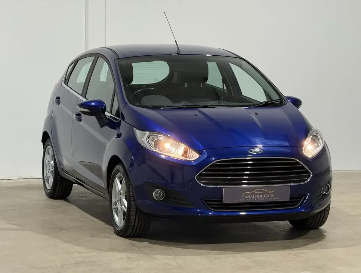Used Ford Fiesta Zetec 82 HP (60 kW) 2014 Blue Hatchback