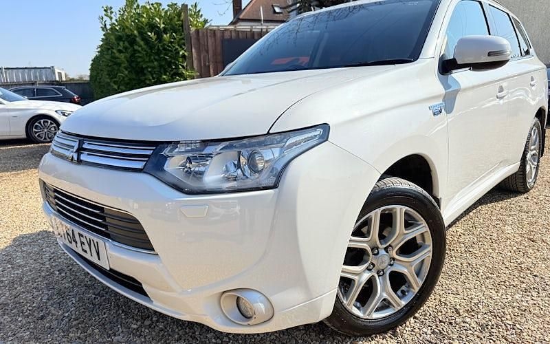 Used Mitsubishi Outlander P-HEV 121 HP (88 kW) 2015 Estate
