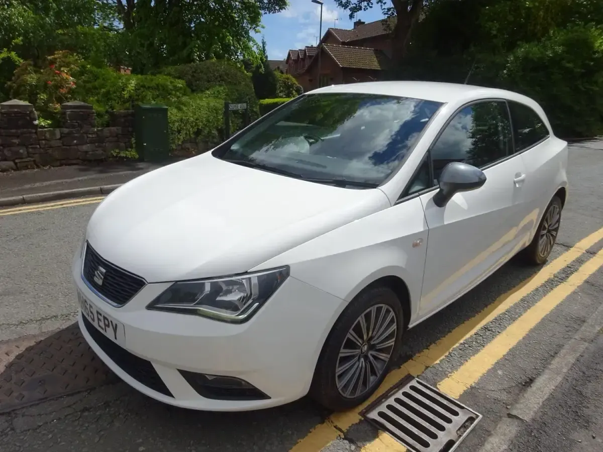 Begagnad Seat Ibiza CONNECT 90 HK (66 kW) 2016 Vit Halvkombi