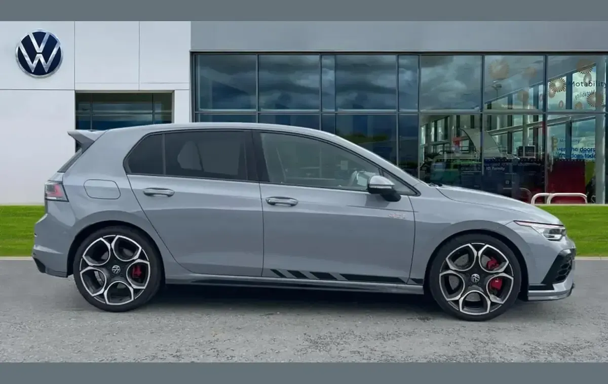 Used VW Golf VIII GTI Clubsport 300 HP (220 kW) 2025 Moonstone grey Hatchback