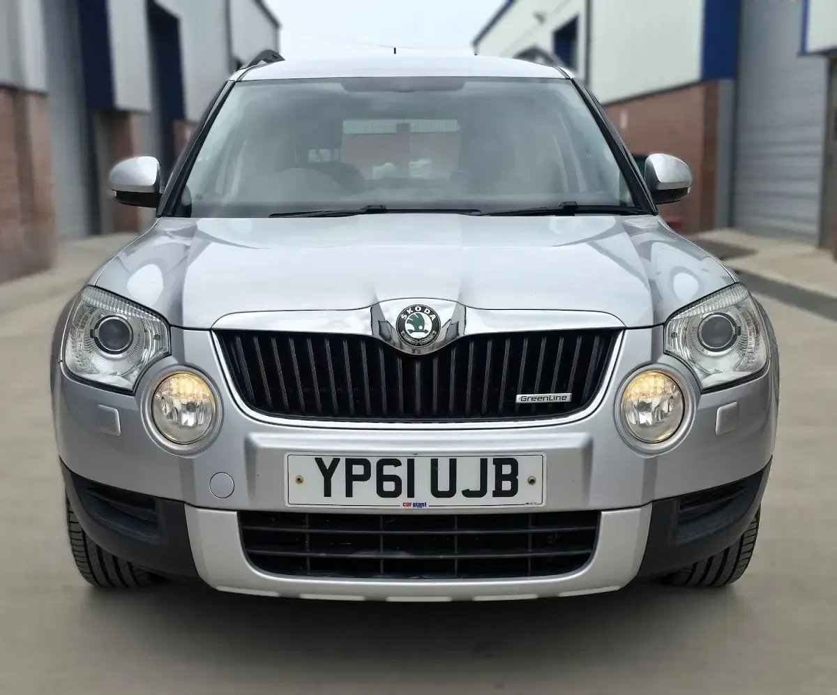 Used Skoda Yeti GreenLine 105 HP (77 kW) 2011 Silver SUV