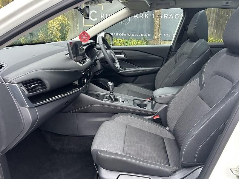Used Nissan Qashqai N-Connecta 2022 White SUV