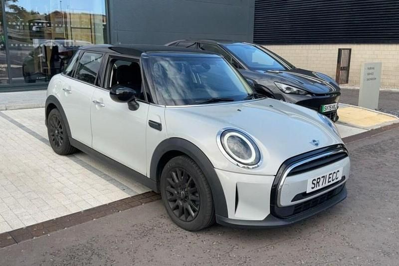 Silver Used 2021 Mini Cooper Classic Hatchback | £17,700 (Fair price) - Image 1/1