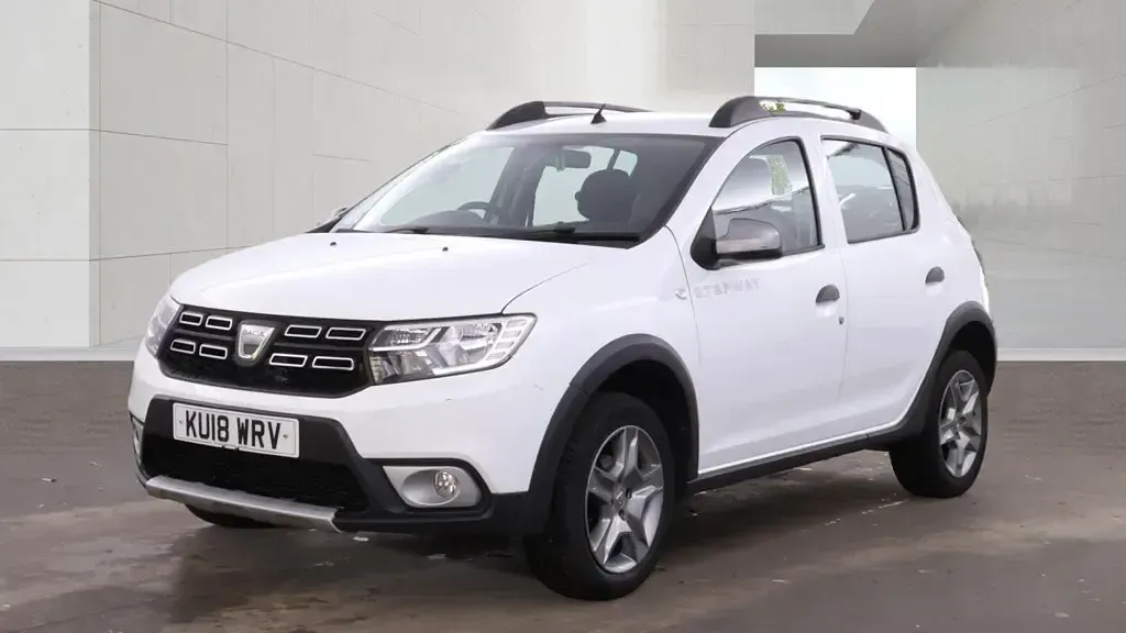 Usado Dacia Sandero Lauréate 90 HP (66 kW) 2018 Branco Citadino