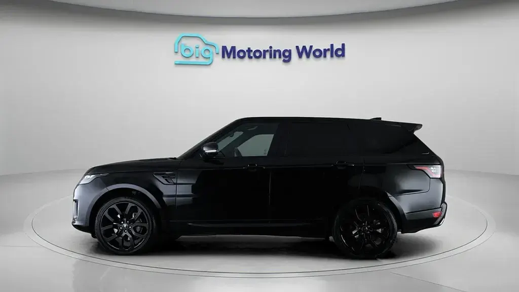 Second-hand Land Rover Range Rover Sport HSE Dynamic 300 CP (220 kW) 2022 Negru SUV