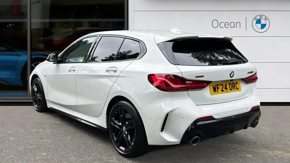 Usado BMW M135 Shadowline 302 CV (222 kW) 2024 Blanco Utilitario