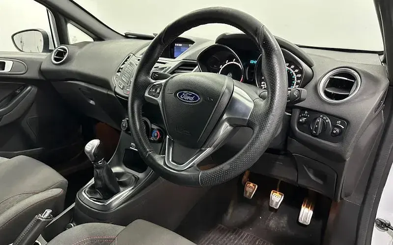 Used Ford Fiesta ST-Line 101 HP (74 kW) 2017 White Hatchback
