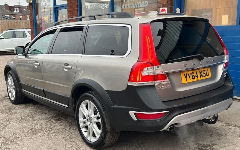 Used Volvo XC70 SE Lux 181 HP (133 kW) 2014 Gold Estate