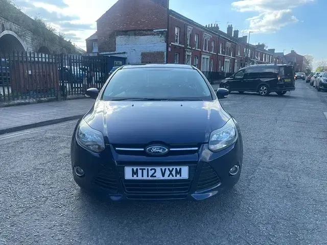 Used Ford Focus Zetec 2012 Blue Hatchback