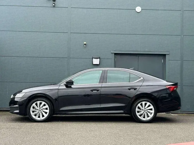 Used Skoda Octavia SE L 110 HP (80 kW) 2025 Black magic pearl effect Hatchback