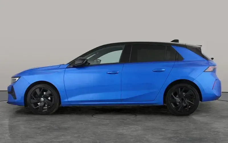 Used Vauxhall Astra 131 HP (96 kW) 2023 Blue Hatchback