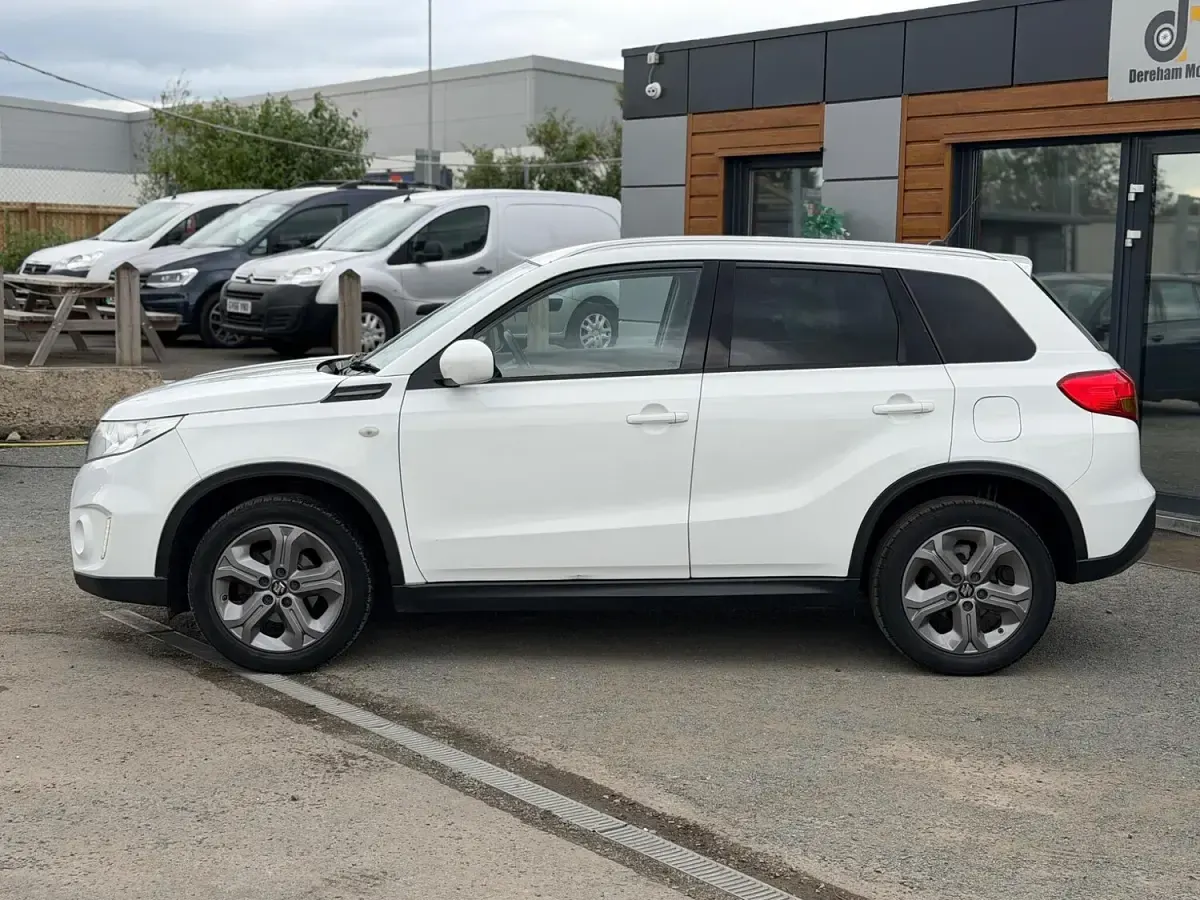 Used Suzuki Vitara SZ-T 120 HP (88 kW) 2017 White SUV