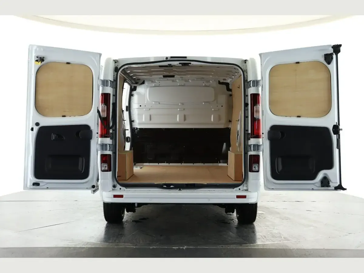 New Renault Trafic 2026 White