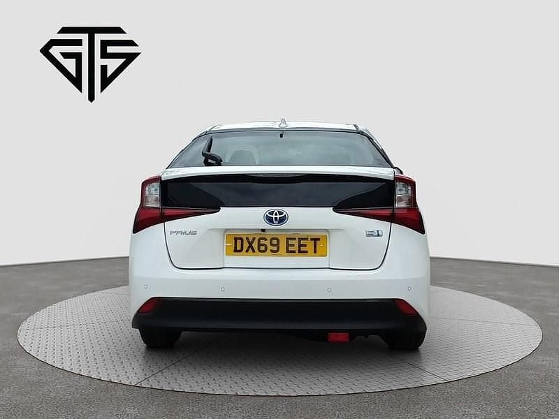 Used Toyota Prius 2025 White Hatchback