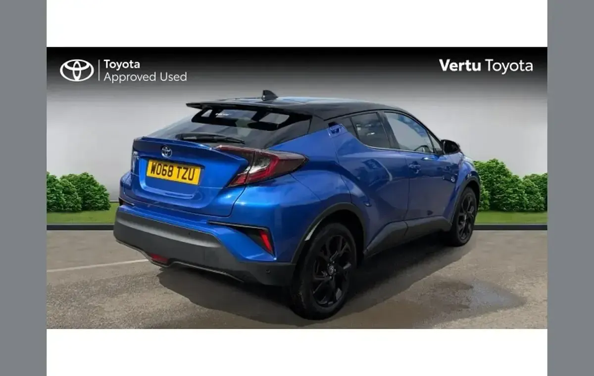 Used Toyota C-HR 116 HP (85 kW) 2019 Nebula blue bitone SUV