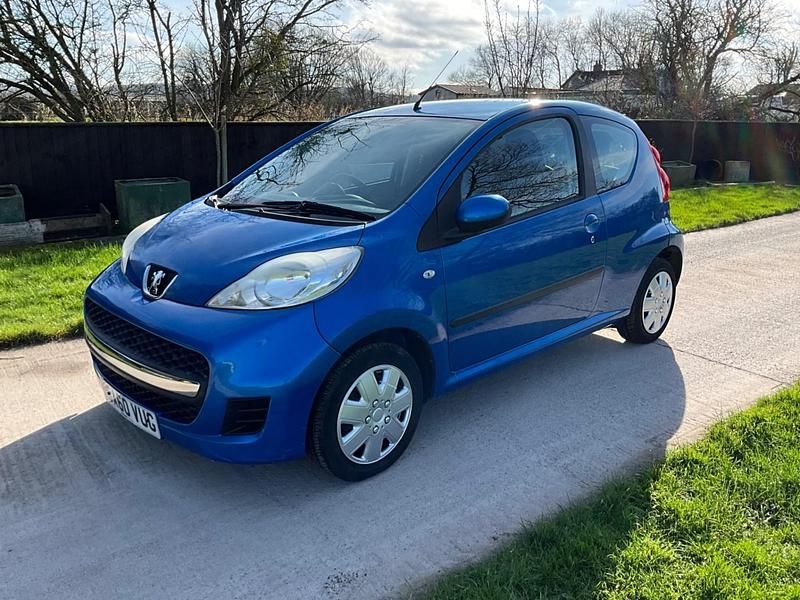 Used Peugeot 107 68 HP (50 kW) 2010 Blue Hatchback